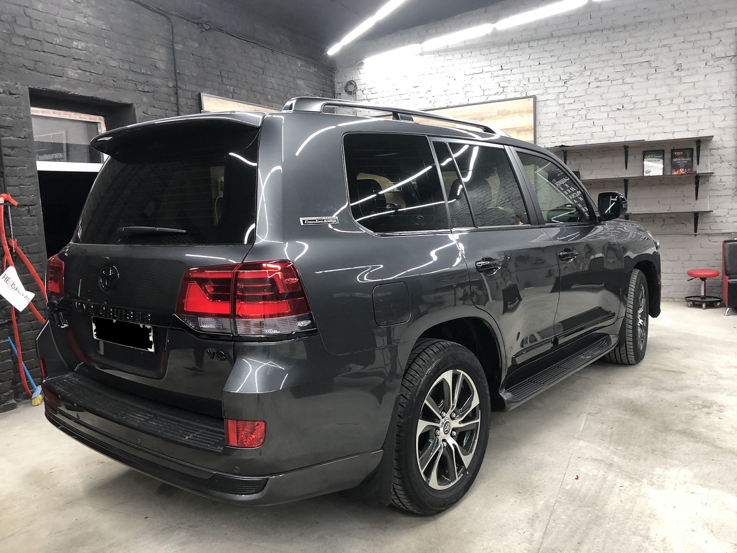 Оклейка пленкой Toyota Land Cruiser