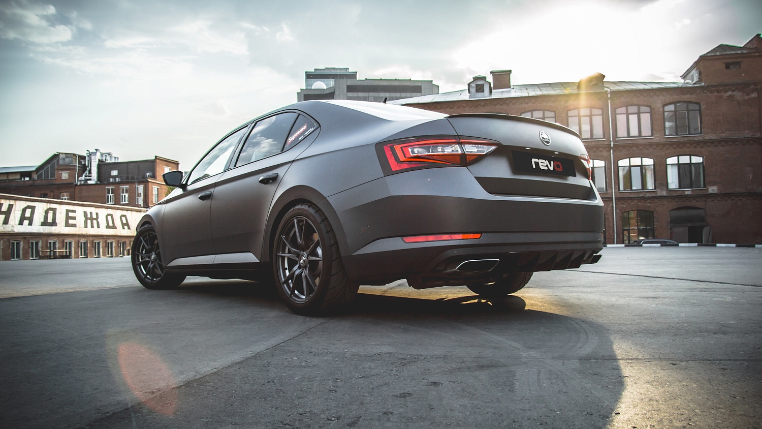 Оклейка Skoda SuperB