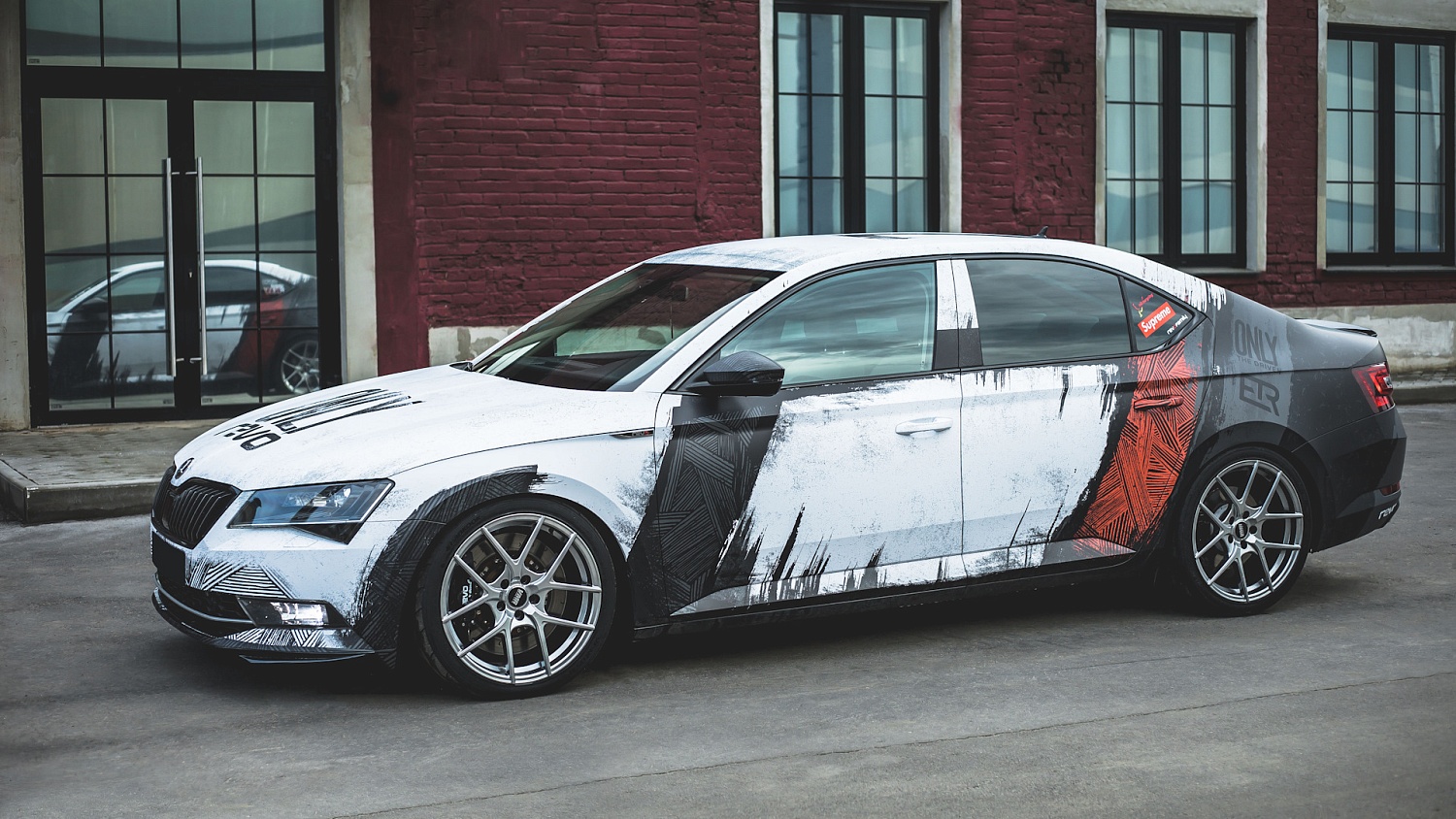 Оклейка Skoda SuperB